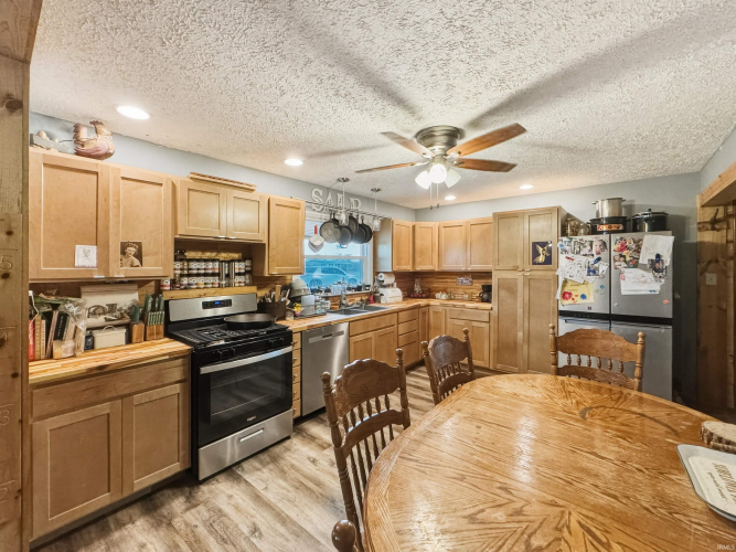 Listing Image 15