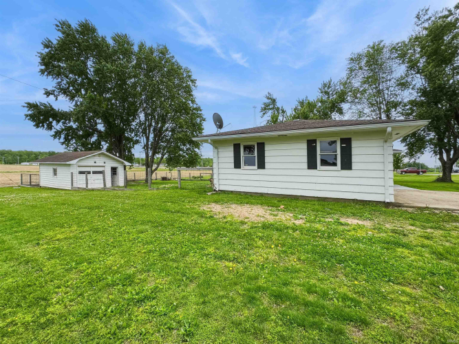 Listing Image 4