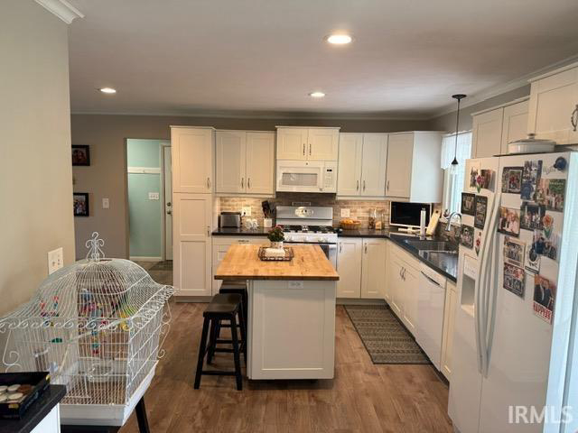 Listing Image 6