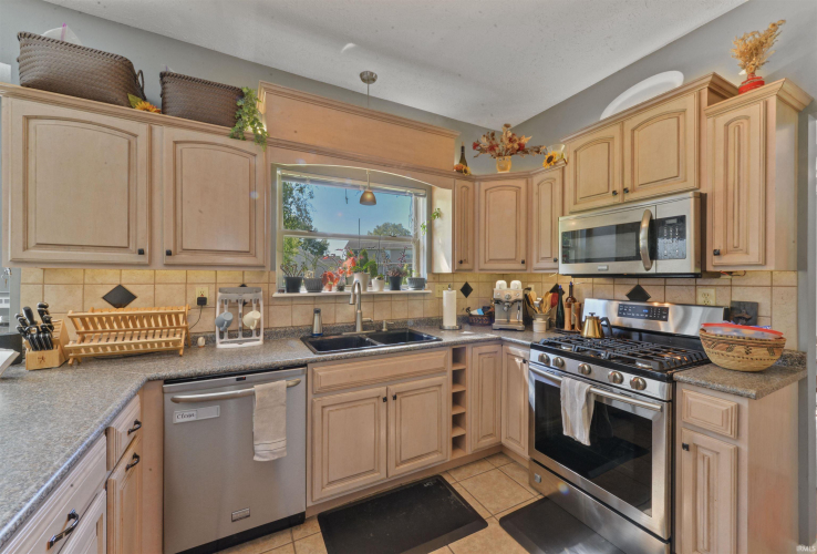 Listing Image 11