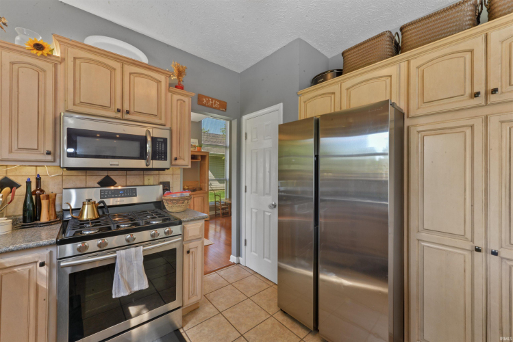 Listing Image 12