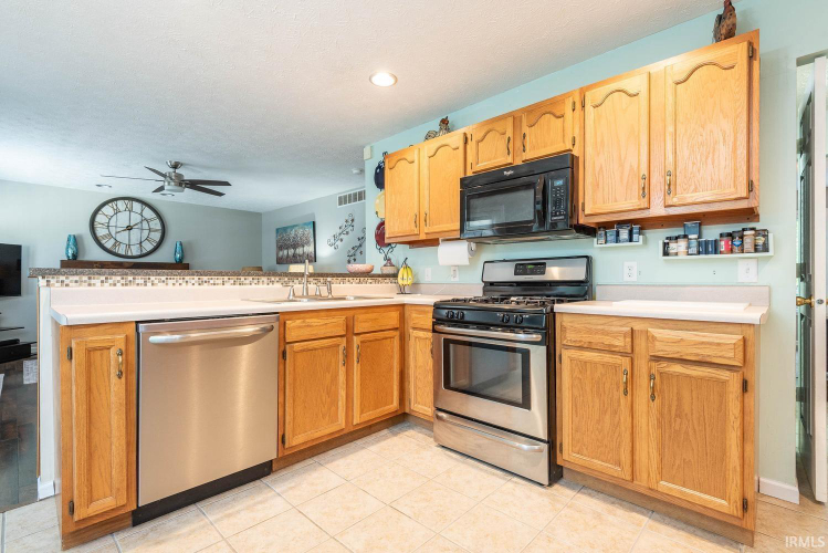 Listing Image 19