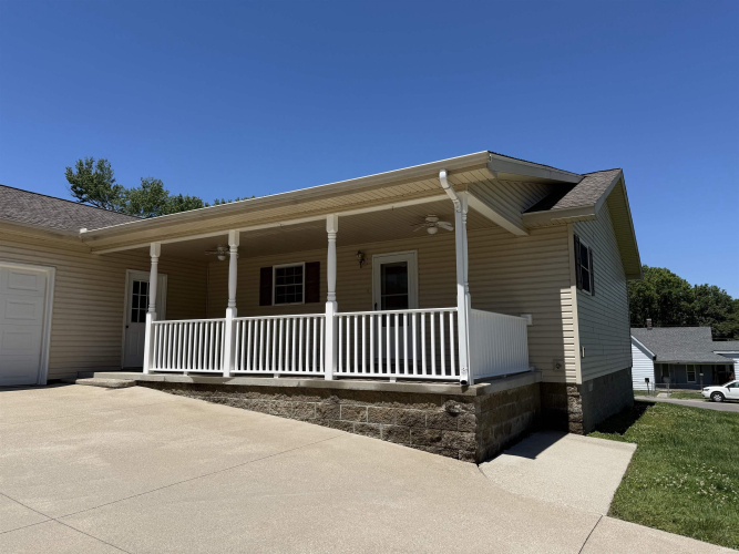 Listing Image 19