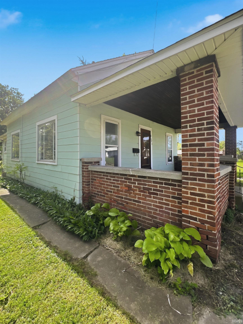 Listing Image 6