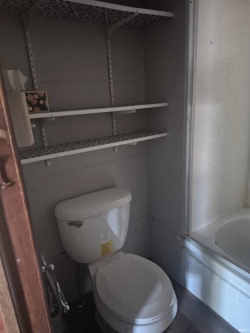 Listing Image 12
