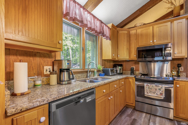 Listing Image 11