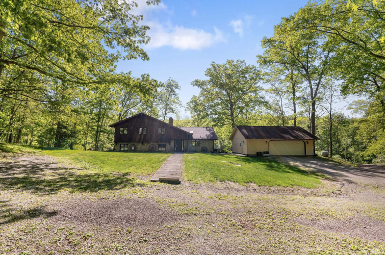 Listing Image 4