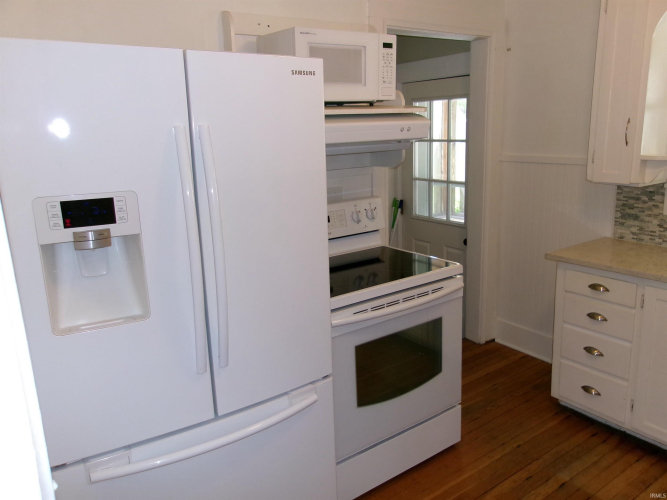 Listing Image 6