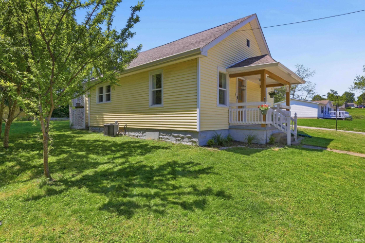 Listing Image 3