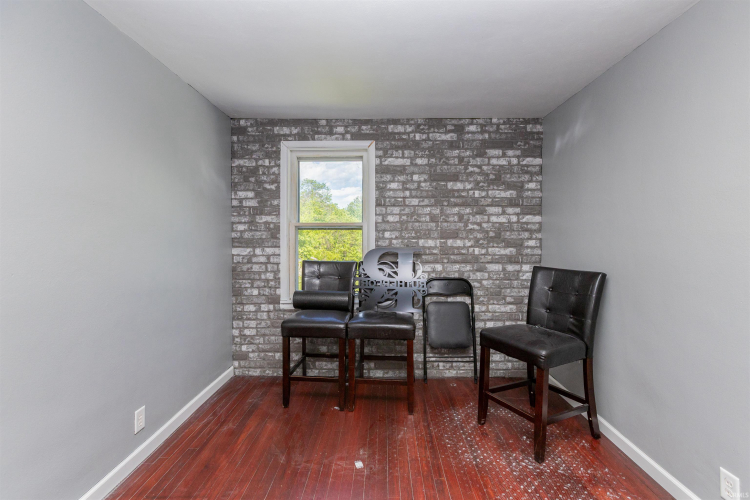 Listing Image 24