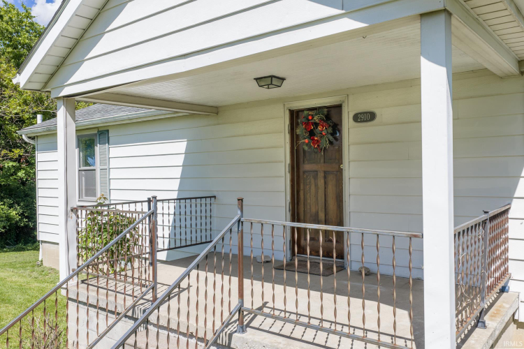 Listing Image 8