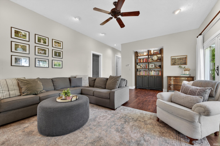 Listing Image 15