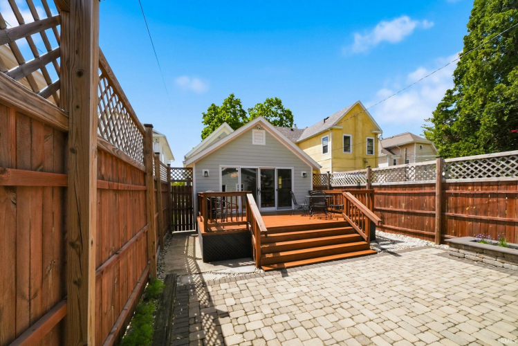 Listing Image 12
