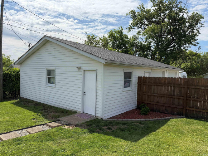 Listing Image 12