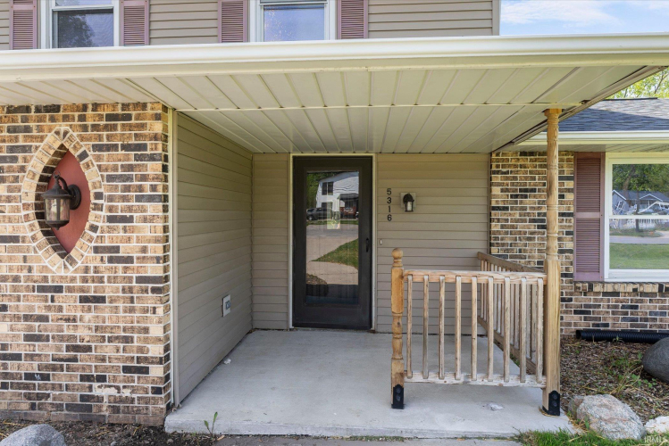Listing Image 4