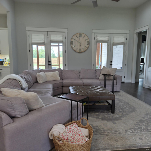 Listing Image 12