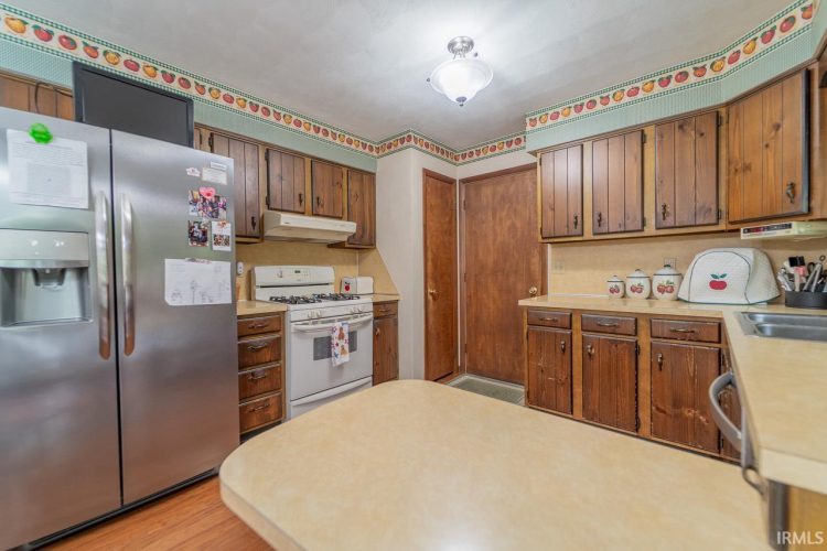 Listing Image 5