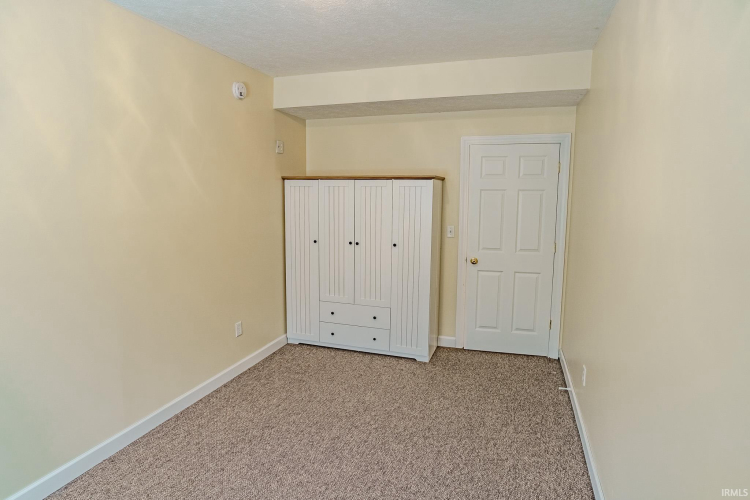 Listing Image 27