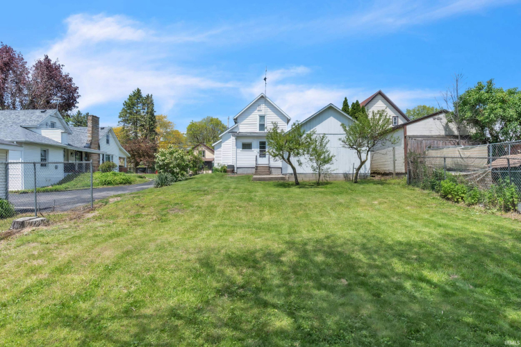 Listing Image 10