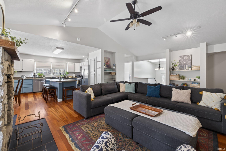 Listing Image 15