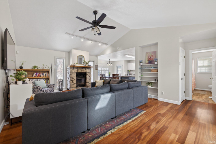 Listing Image 16
