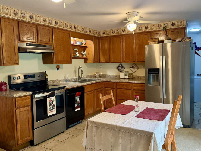 Listing Image 6