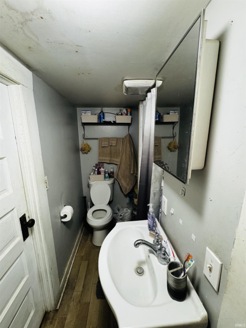 Listing Image 10