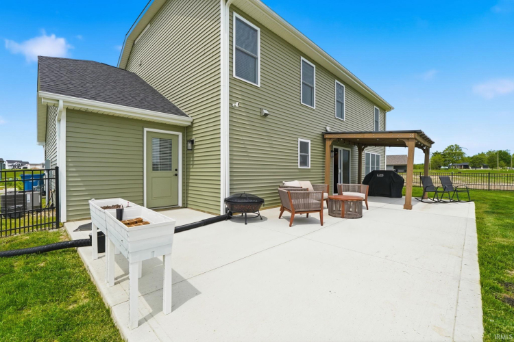 Listing Image 32