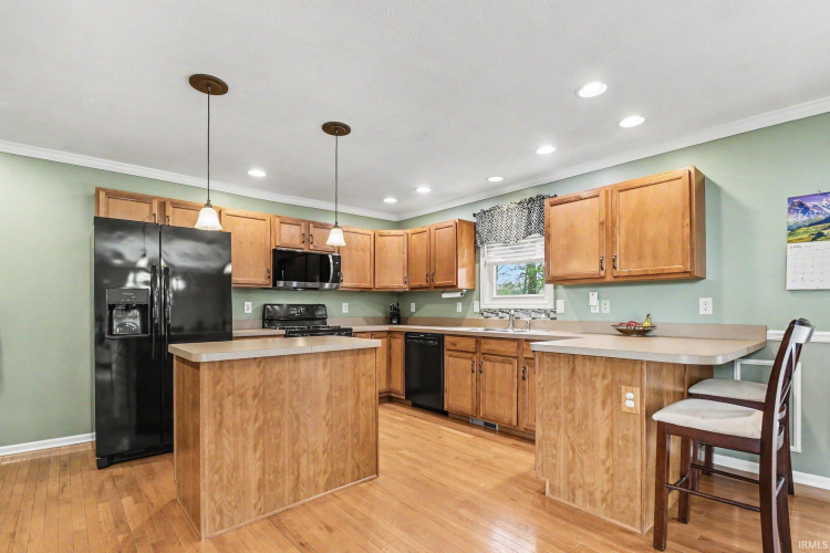 Listing Image 6