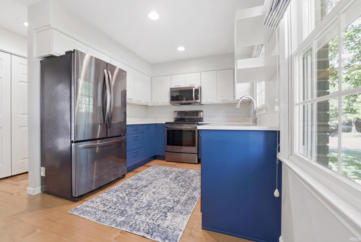 Listing Image 12