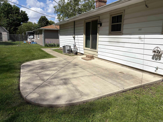 Listing Image 3