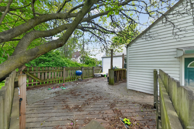 Listing Image 12