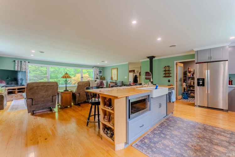 Listing Image 13
