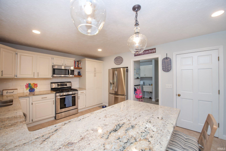 Listing Image 14