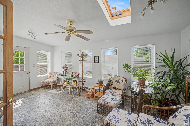 Listing Image 15