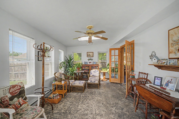 Listing Image 16