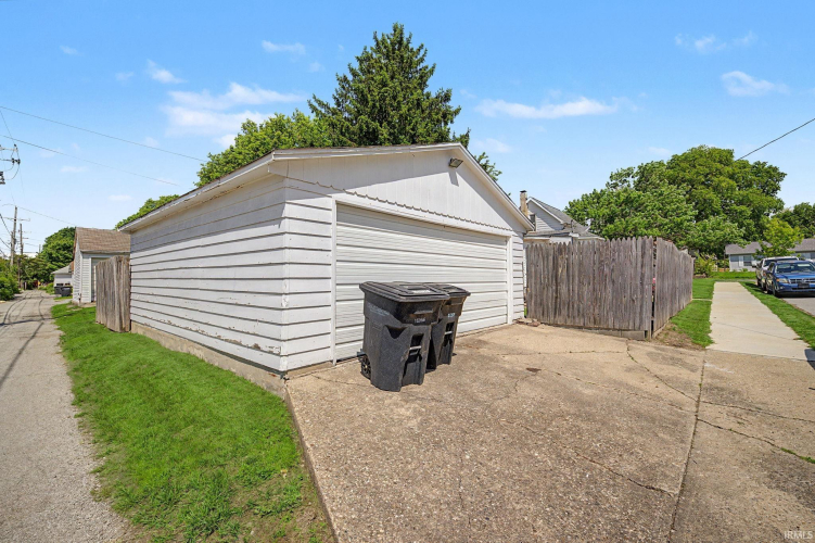 Listing Image 27