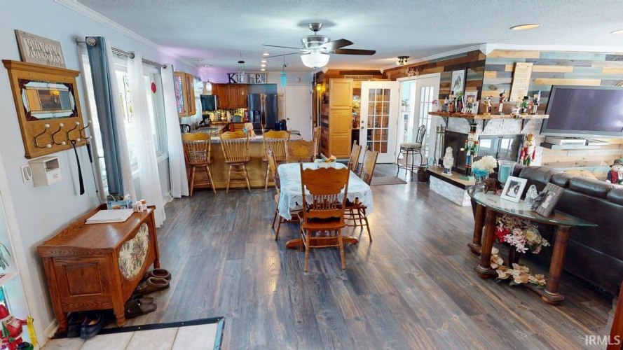 Listing Image 11