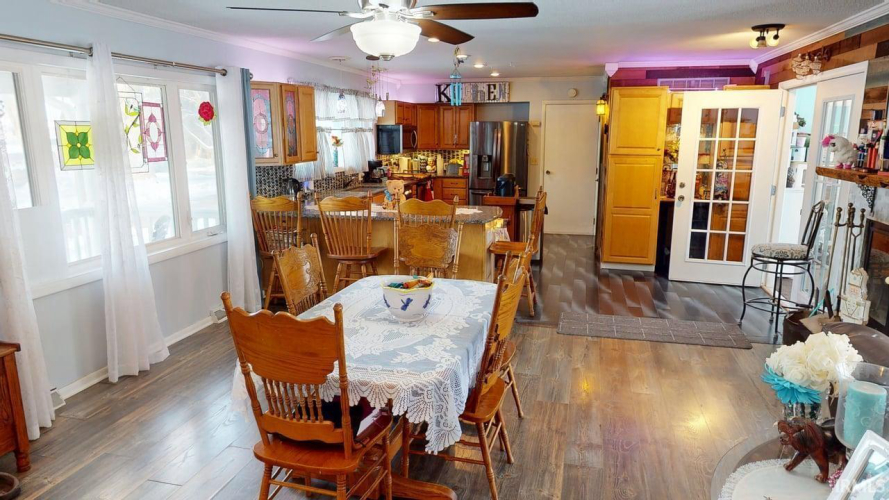 Listing Image 12