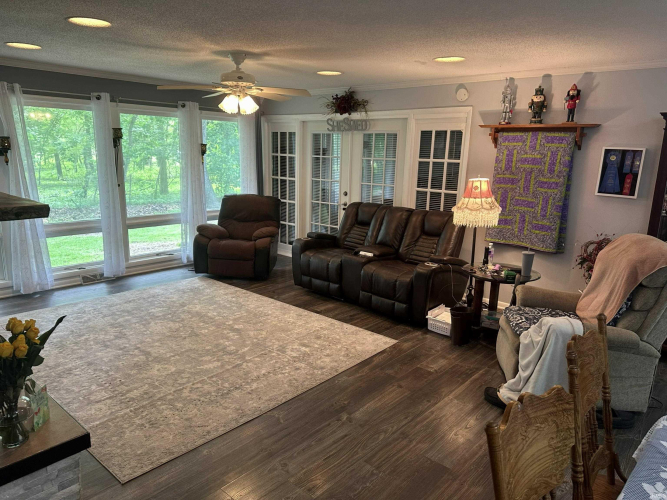 Listing Image 22
