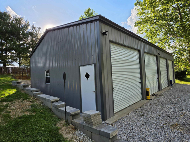 Listing Image 4