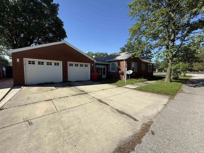 Listing Image 3
