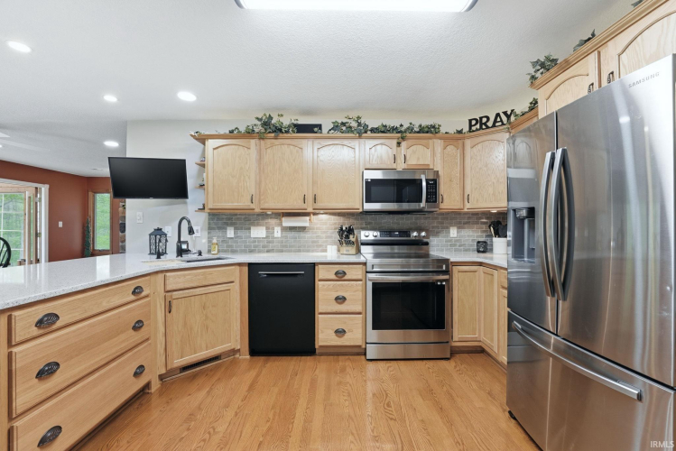 Listing Image 7