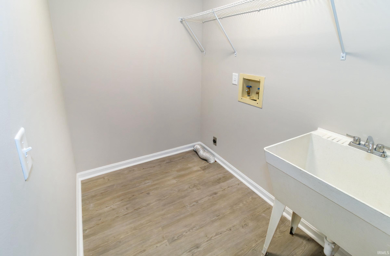 Listing Image 17
