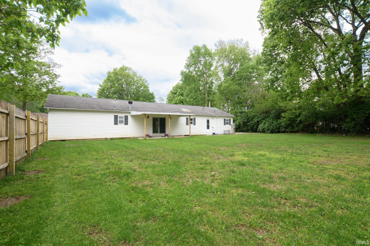 Listing Image 4