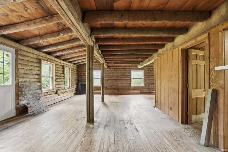 Listing Image 12