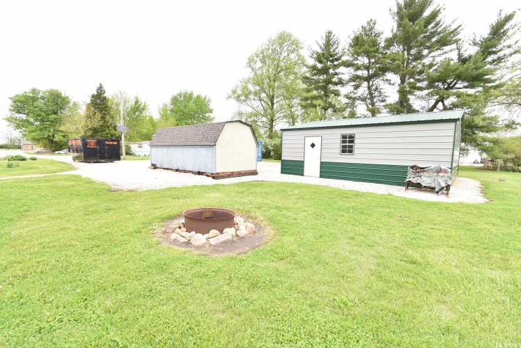 Listing Image 4