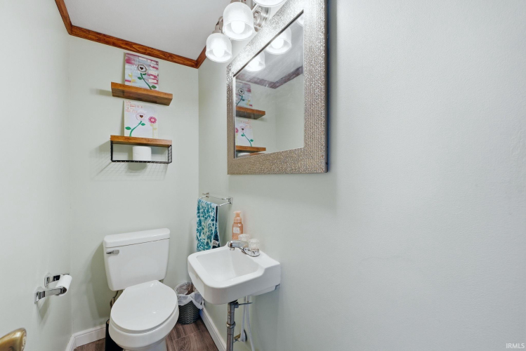 Listing Image 17