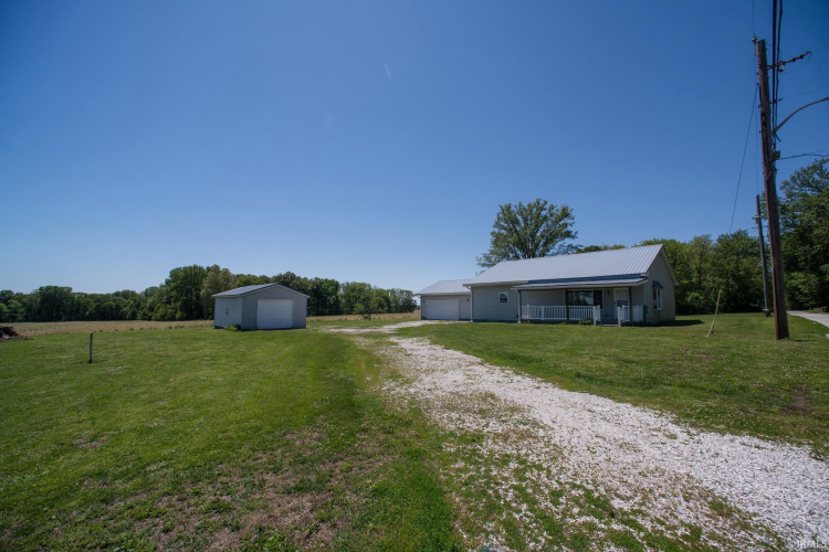 Listing Image 4