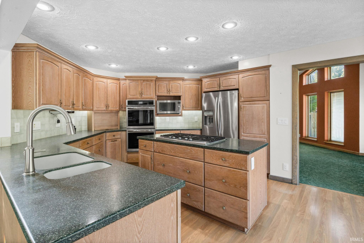 Listing Image 14